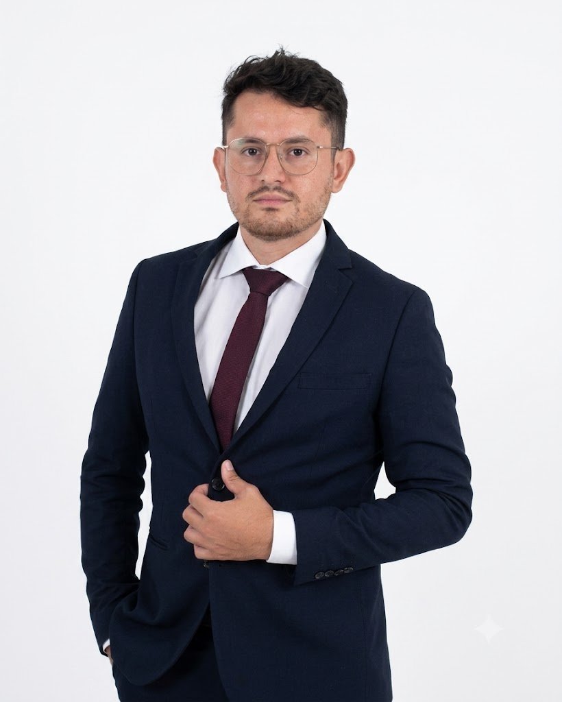 LIC. ARTURO OSUNA BAYARDO